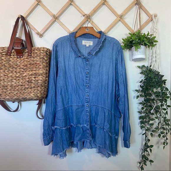 Cloth & Stone | Chambray Ruffled Top D254 - Picture 13 of 13